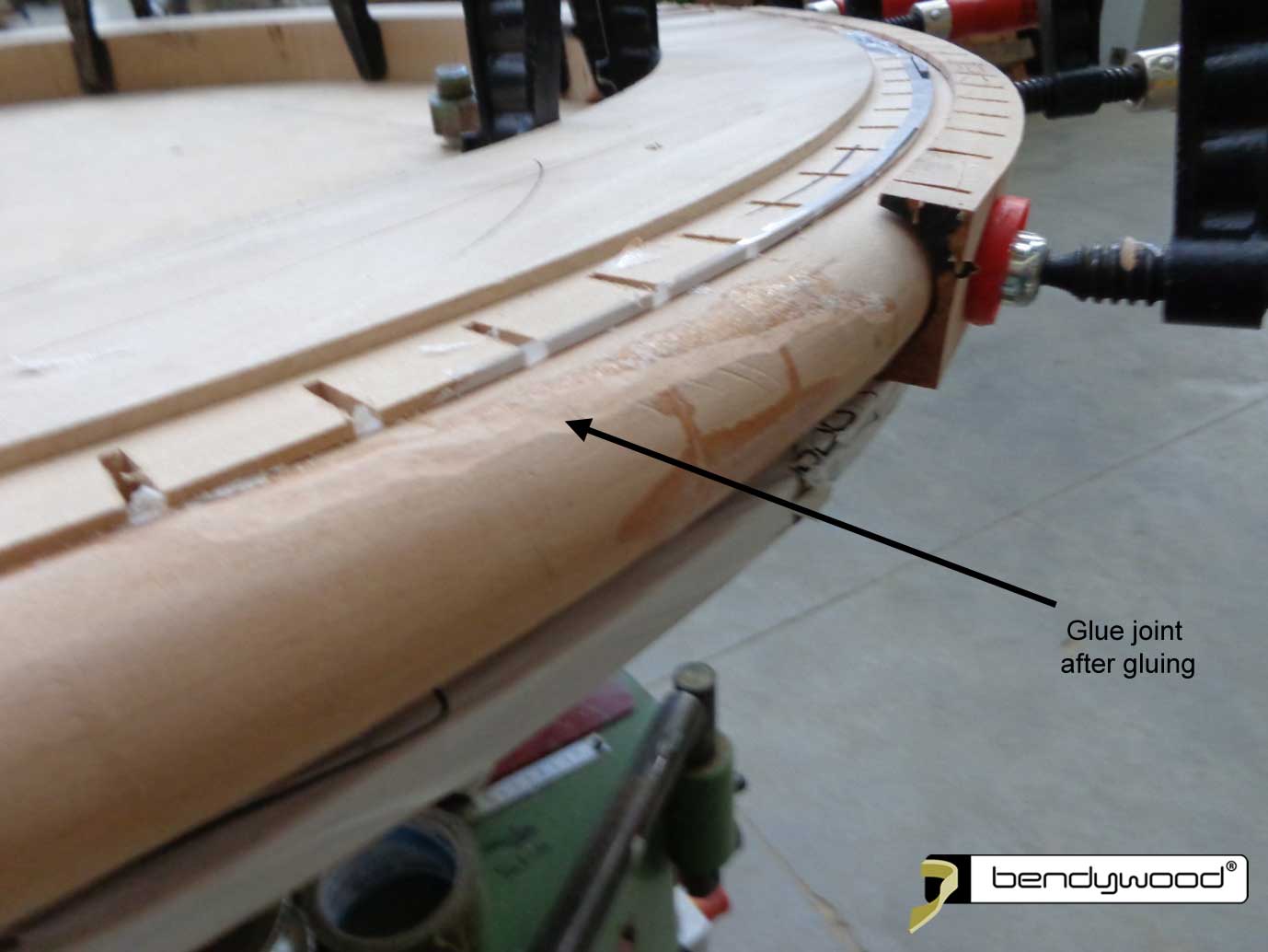 Glue joint after gluing - Pendant light with Bendywood®
